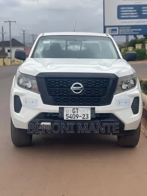 Nissan Navara 2023 White