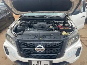 Nissan Navara 2023 White