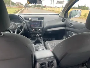 Nissan Navara 2023 White