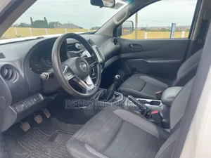 Nissan Navara 2023 White