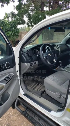 Toyota Tacoma PreRunner V6 4dr Double Cab 5.0 ft. SB (4.0L 6cyl 5A)