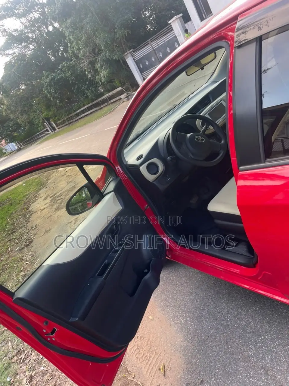 Toyota Vitz 2014 Red