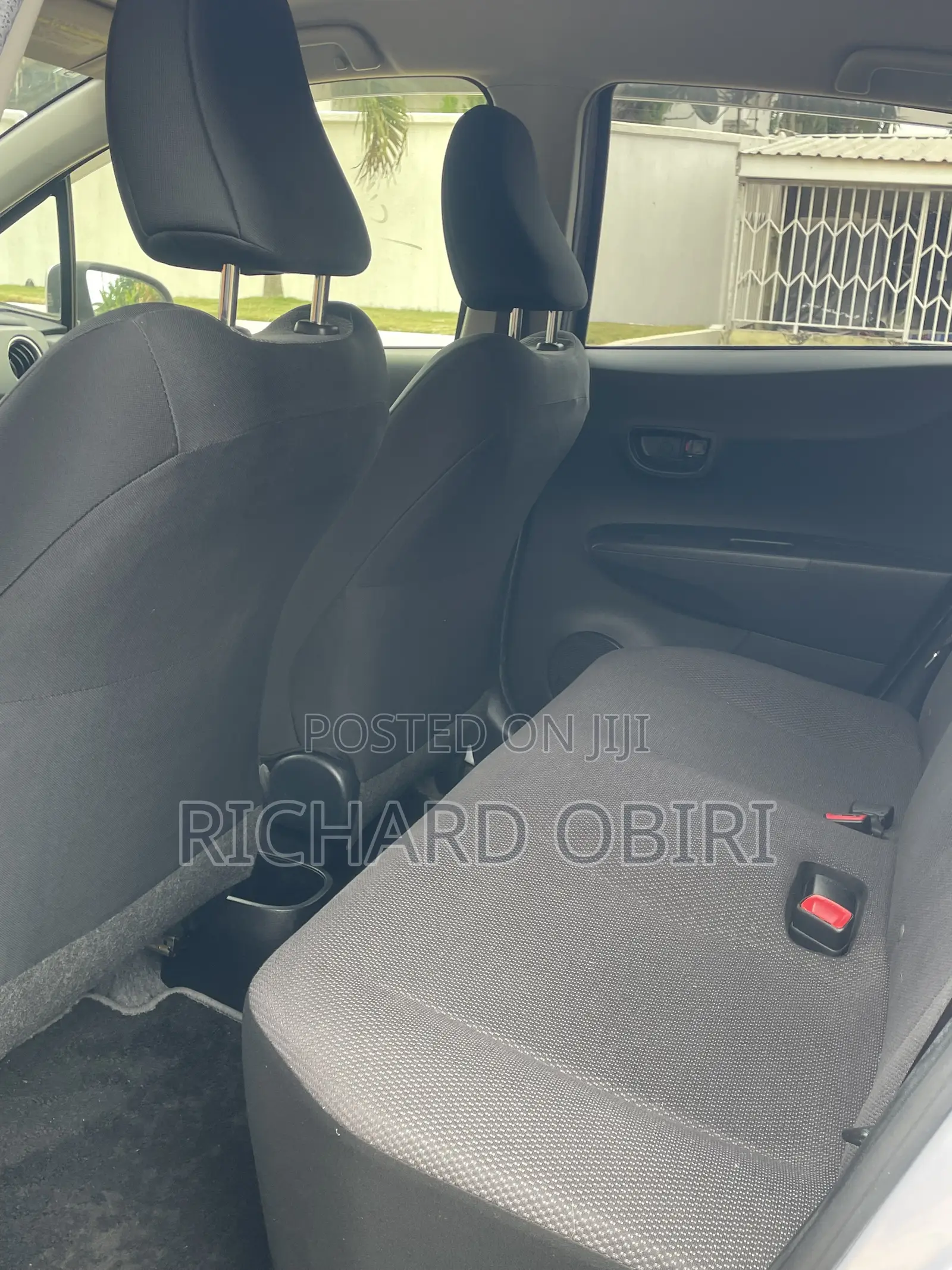 Toyota Vitz 1.3 FWD 3dr 2013 Silver