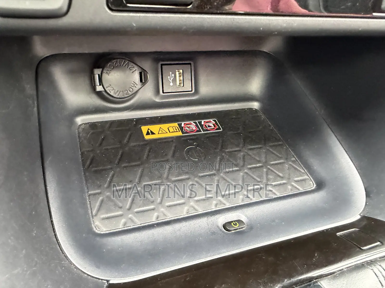 Toyota RAV4 XLE FWD 2024 White