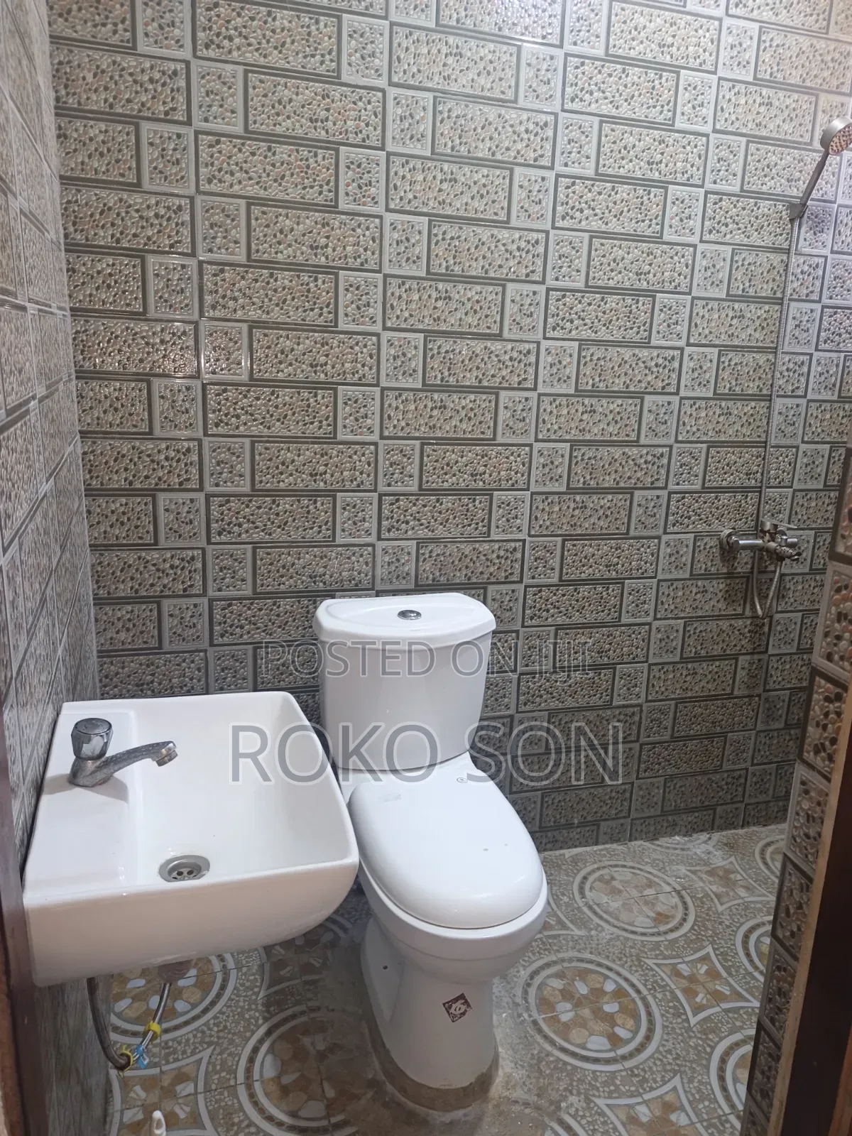 Mini Flat in Dr Roko, Pentecost for rent
