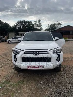 Toyota 4-Runner 2021 White