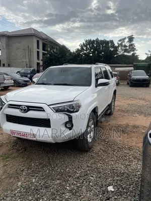 Toyota 4-Runner 2021 White