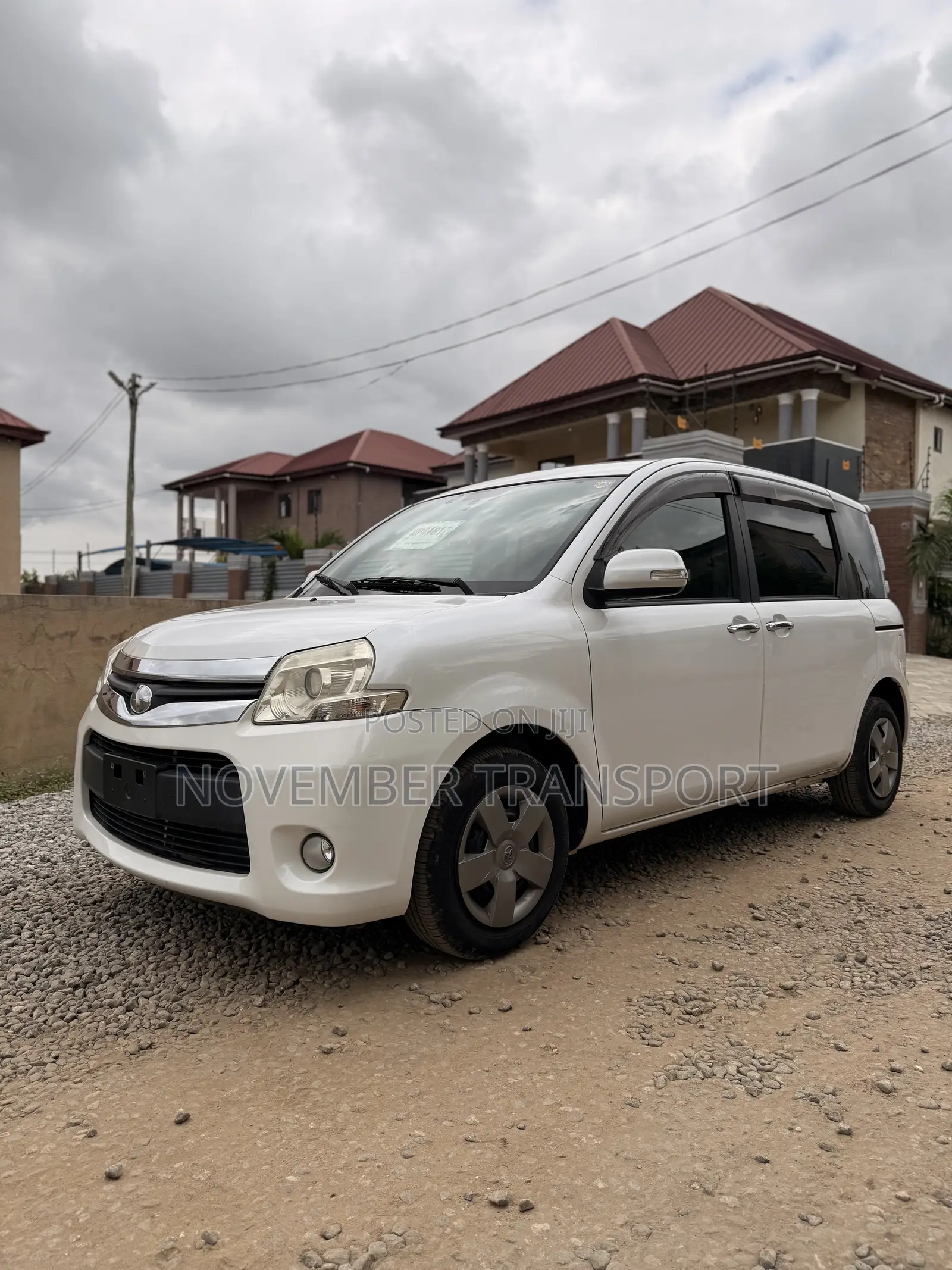 Toyota Sienta 1.5 FWD 2012 White