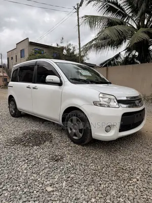 Toyota Sienta 1.5 FWD 2012 White