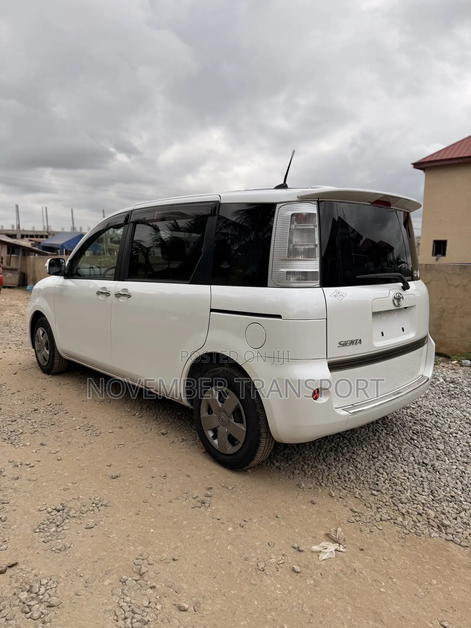 Toyota Sienta 1.5 FWD 2012 White