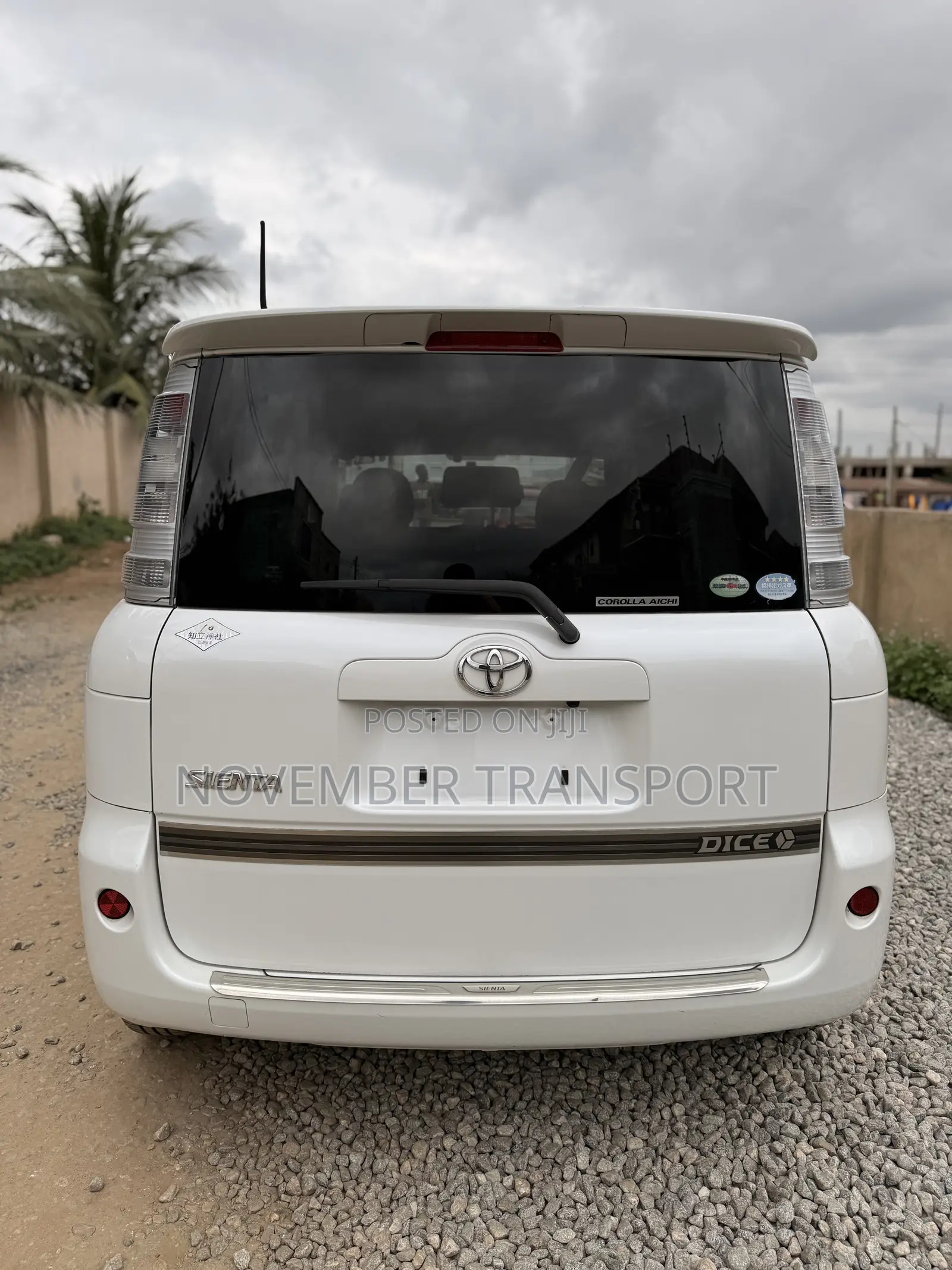 Toyota Sienta 1.5 FWD 2012 White