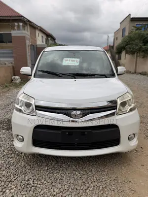 Toyota Sienta 1.5 FWD 2012 White