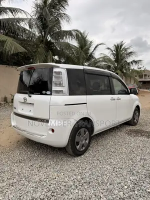Toyota Sienta 1.5 FWD 2012 White