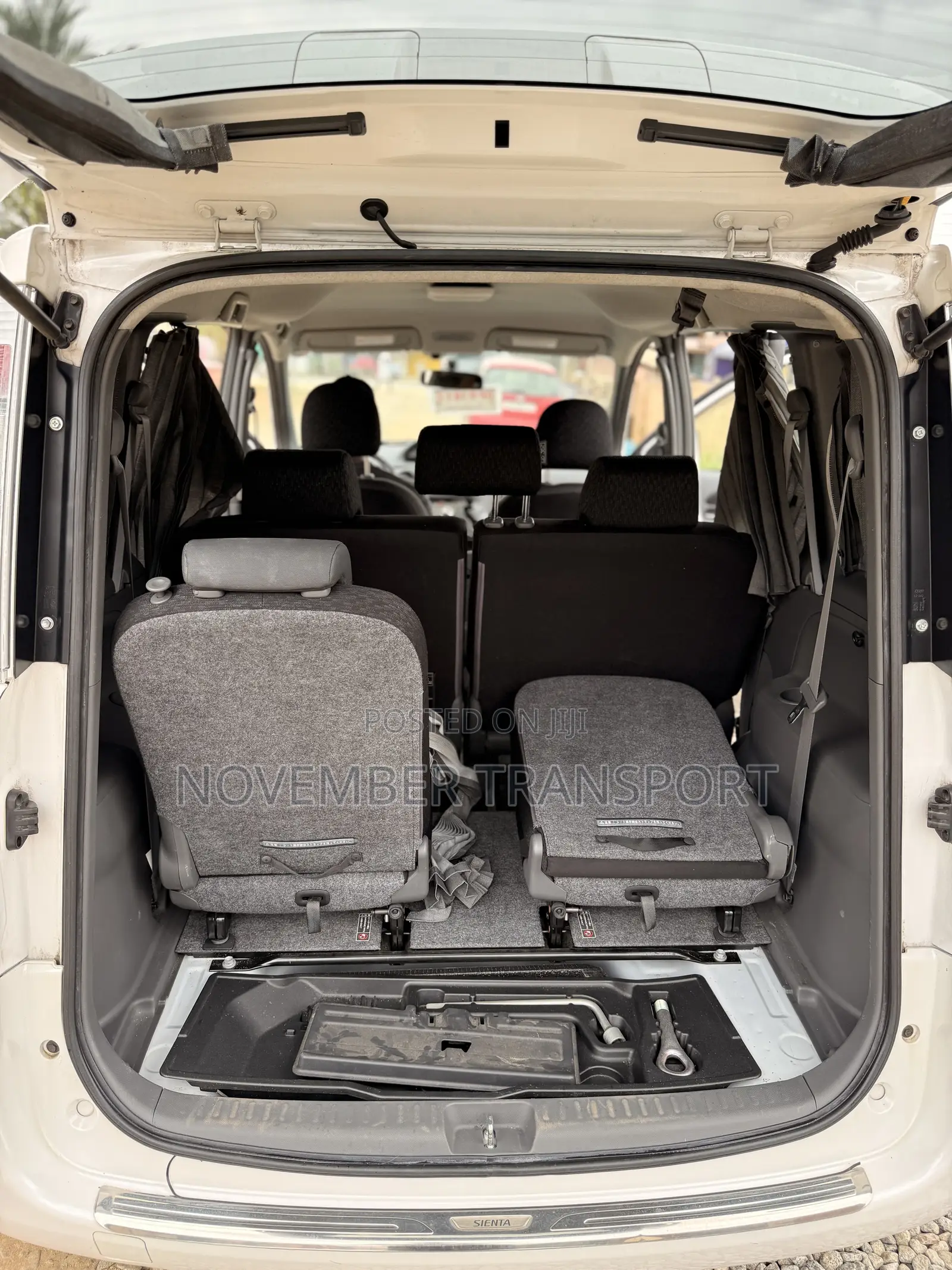 Toyota Sienta 1.5 FWD 2012 White
