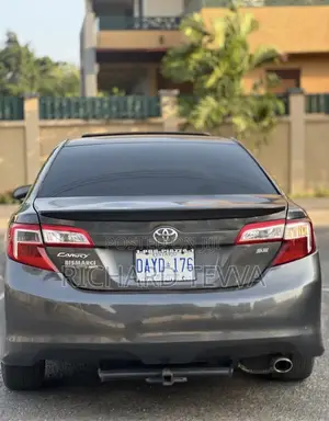 Toyota Camry SE Sport 4dr Sedan (2.5L 4cyl 6A) 2014 Gray