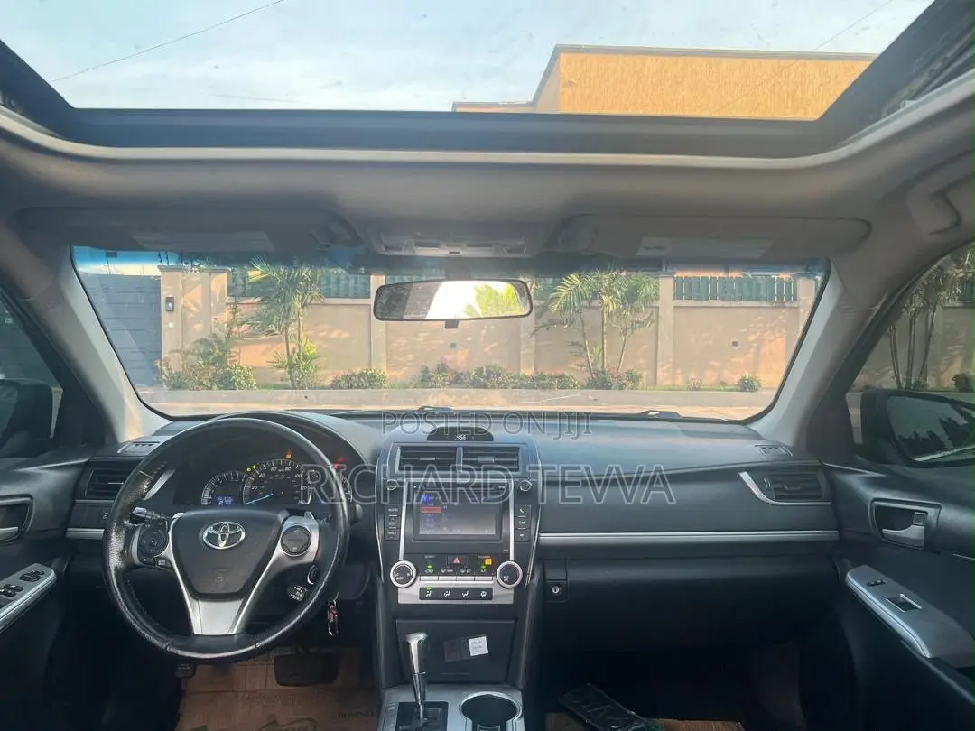 Toyota Camry SE Sport 4dr Sedan (2.5L 4cyl 6A) 2014 Gray