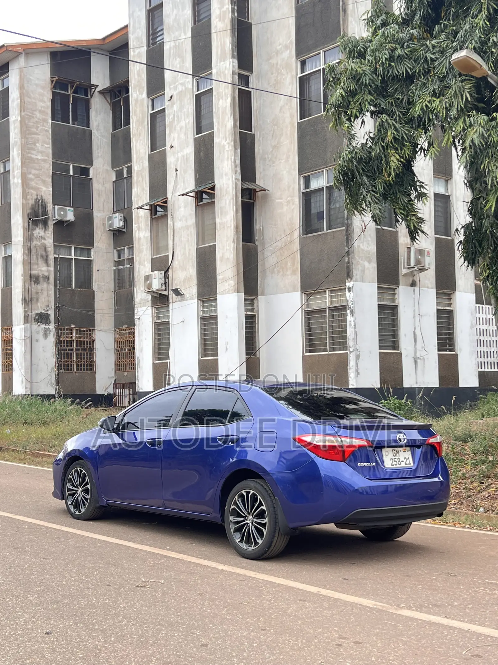 Toyota Corolla 2016 Blue
