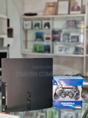 PlayStation 4l3 Slim