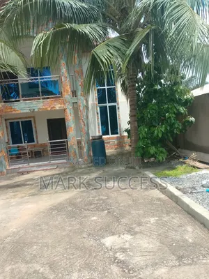 6bdrm House in Pokuase for sale