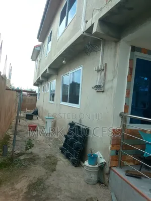 6bdrm House in Pokuase for sale