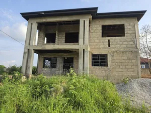 5bdrm House in Fredimens Real, Kwabre for sale