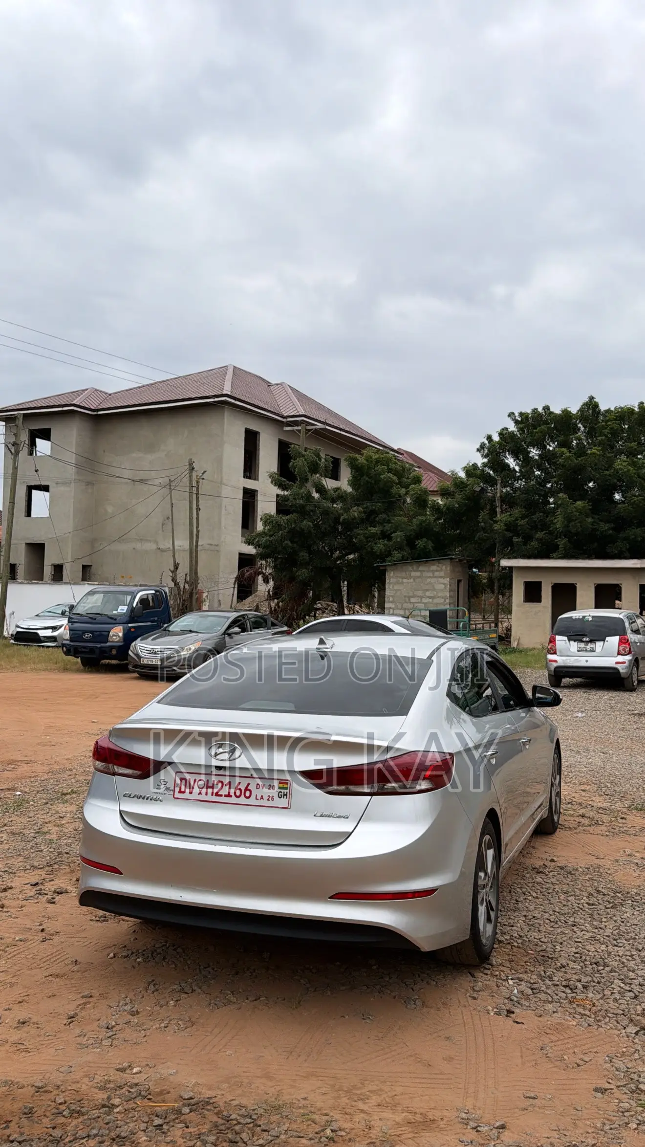 Hyundai Elantra Limited Sedan FWD (2.0L 4cyl 6A) 2017 Silver