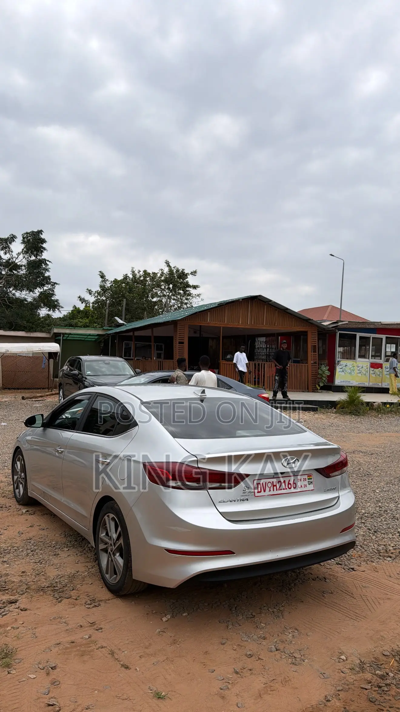 Hyundai Elantra Limited Sedan FWD (2.0L 4cyl 6A) 2017 Silver