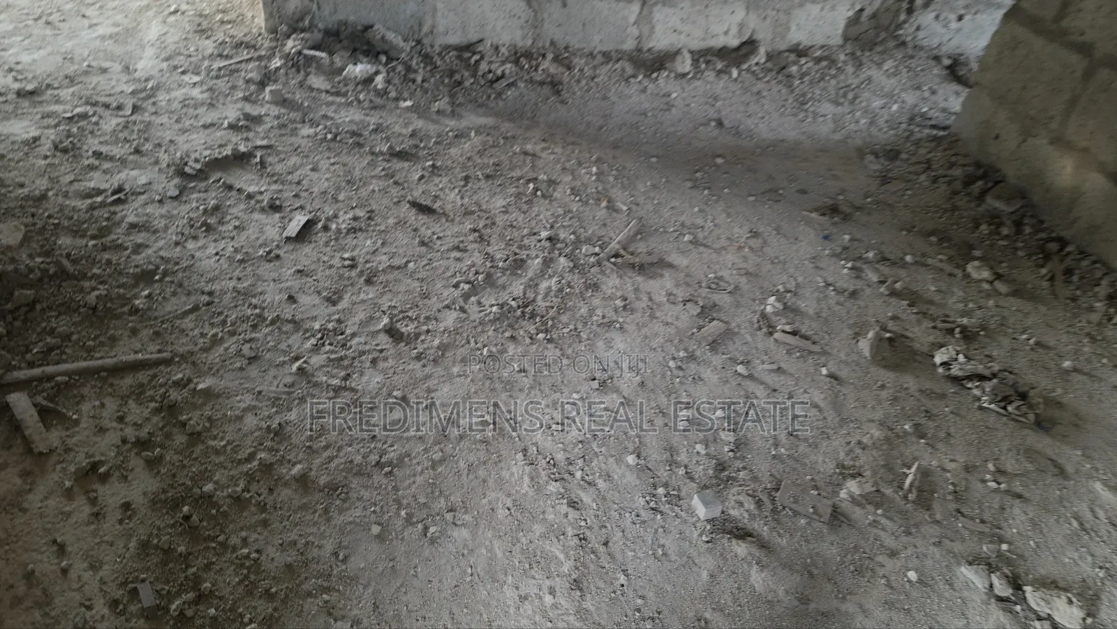 5bdrm House in Fredimens Real, Kwabre for sale