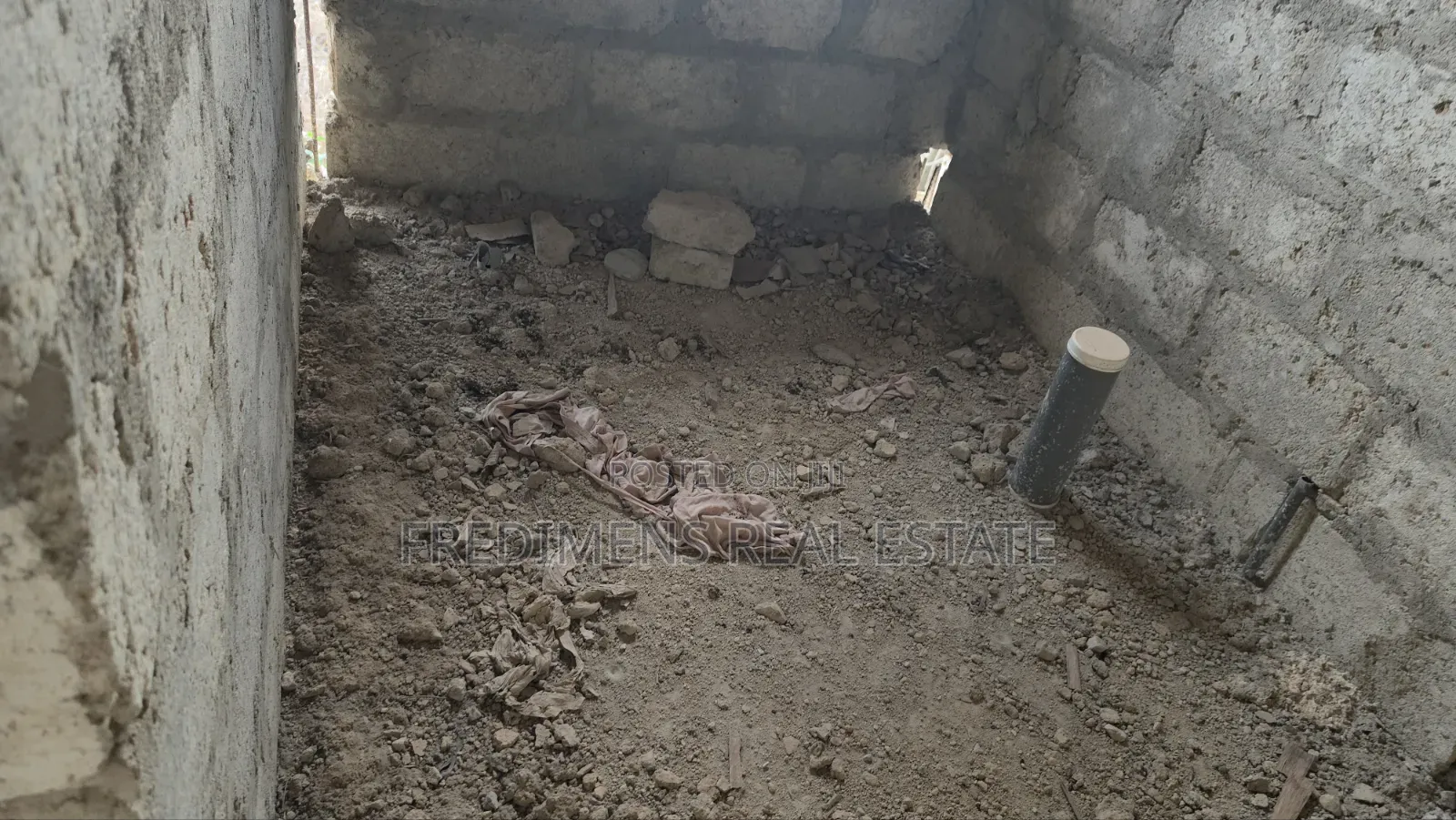5bdrm House in Fredimens Real, Kwabre for sale