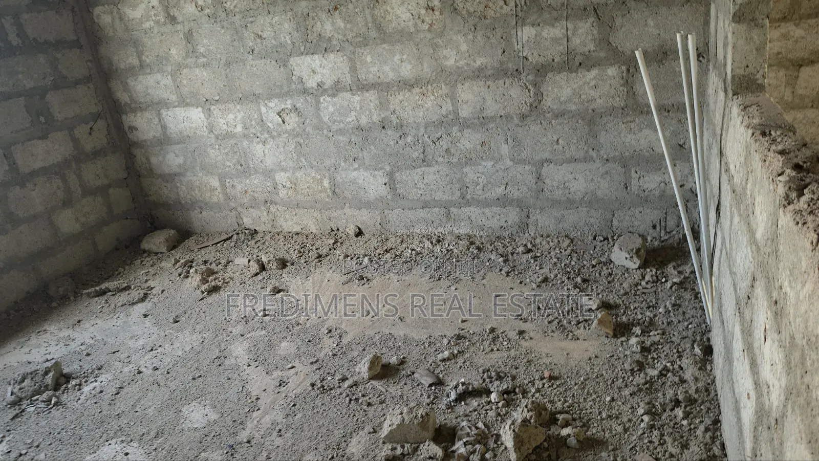 5bdrm House in Fredimens Real, Kwabre for sale