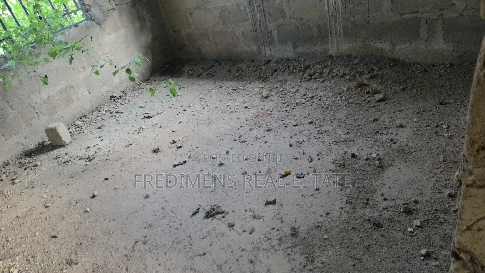 5bdrm House in Fredimens Real, Kwabre for sale
