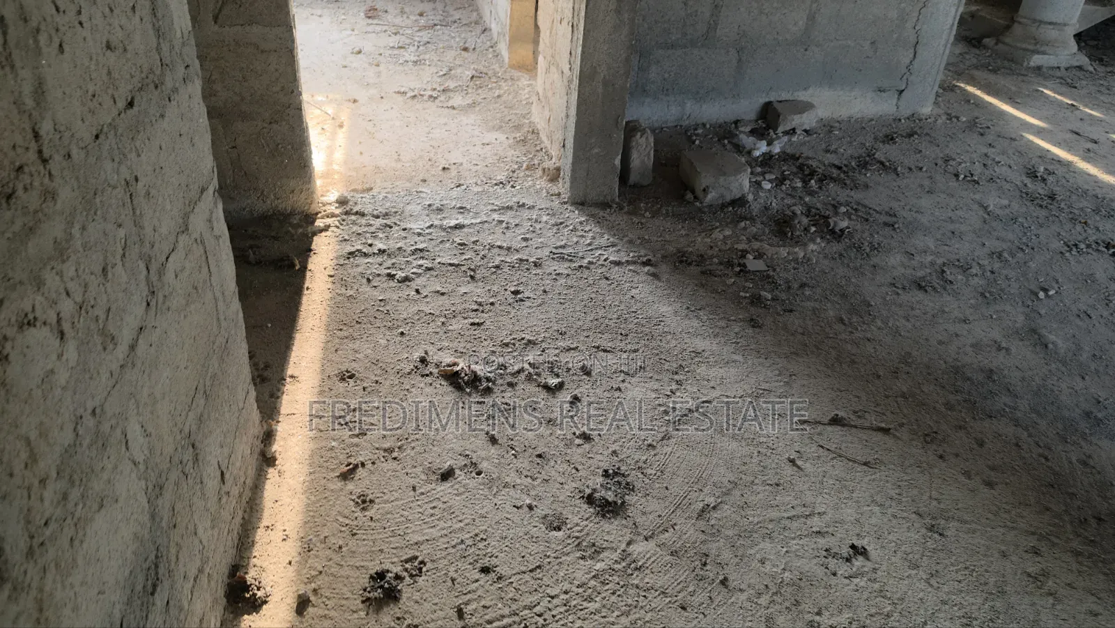 5bdrm House in Fredimens Real, Kwabre for sale