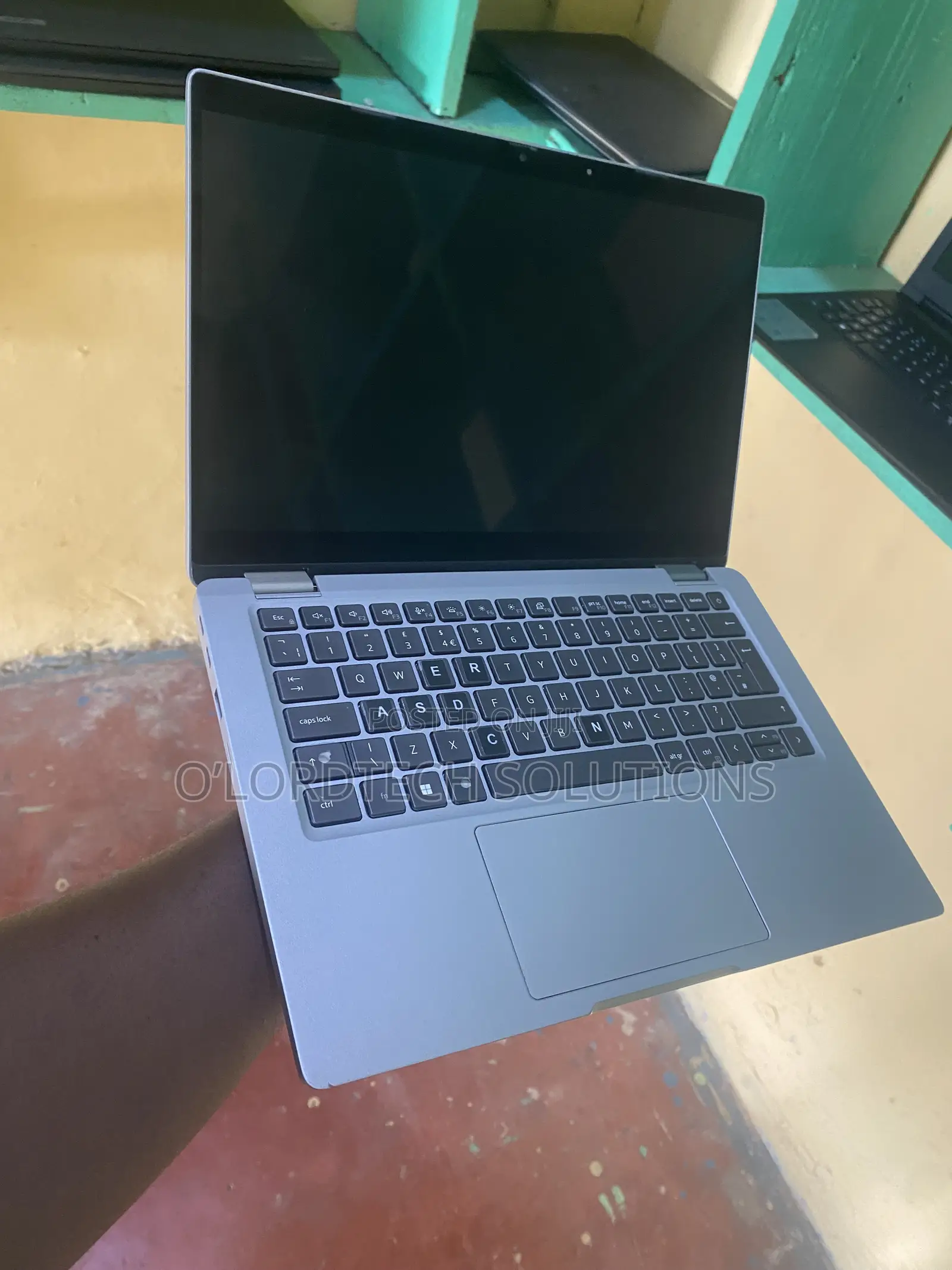 Laptop Dell Latitude 5320 2-in-1 16GB Intel Core i7 SSD 256GB