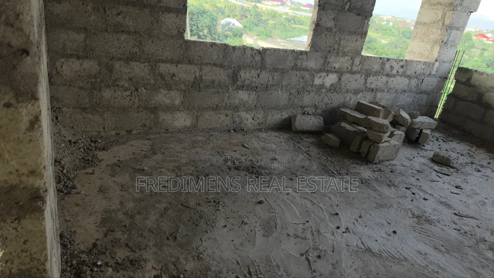 5bdrm House in Fredimens Real, Kwabre for sale