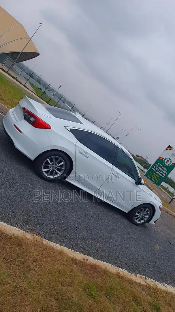 Honda Civic EX 2022 White
