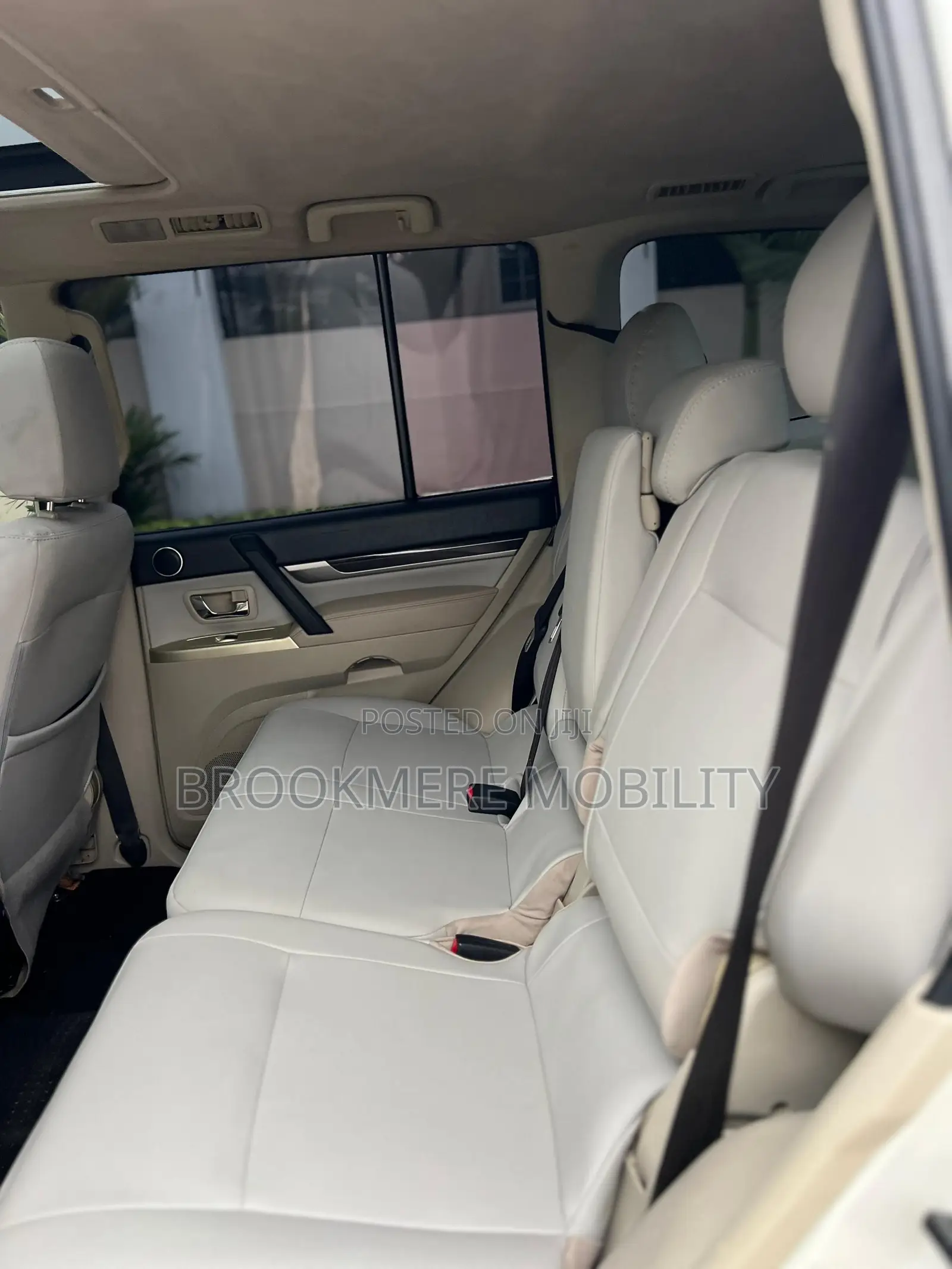 Mitsubishi Pajero 2016 White