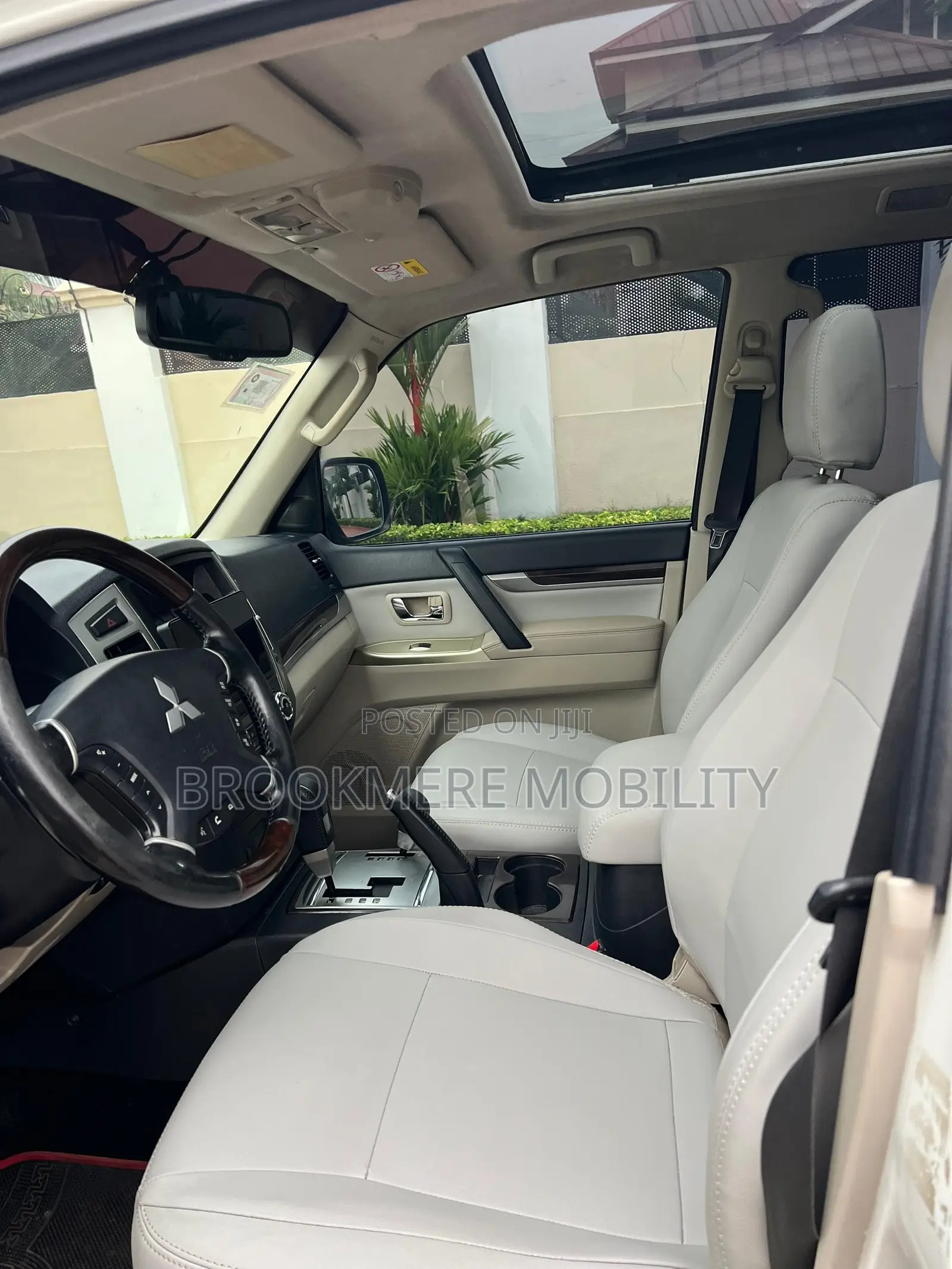 Mitsubishi Pajero 2016 White