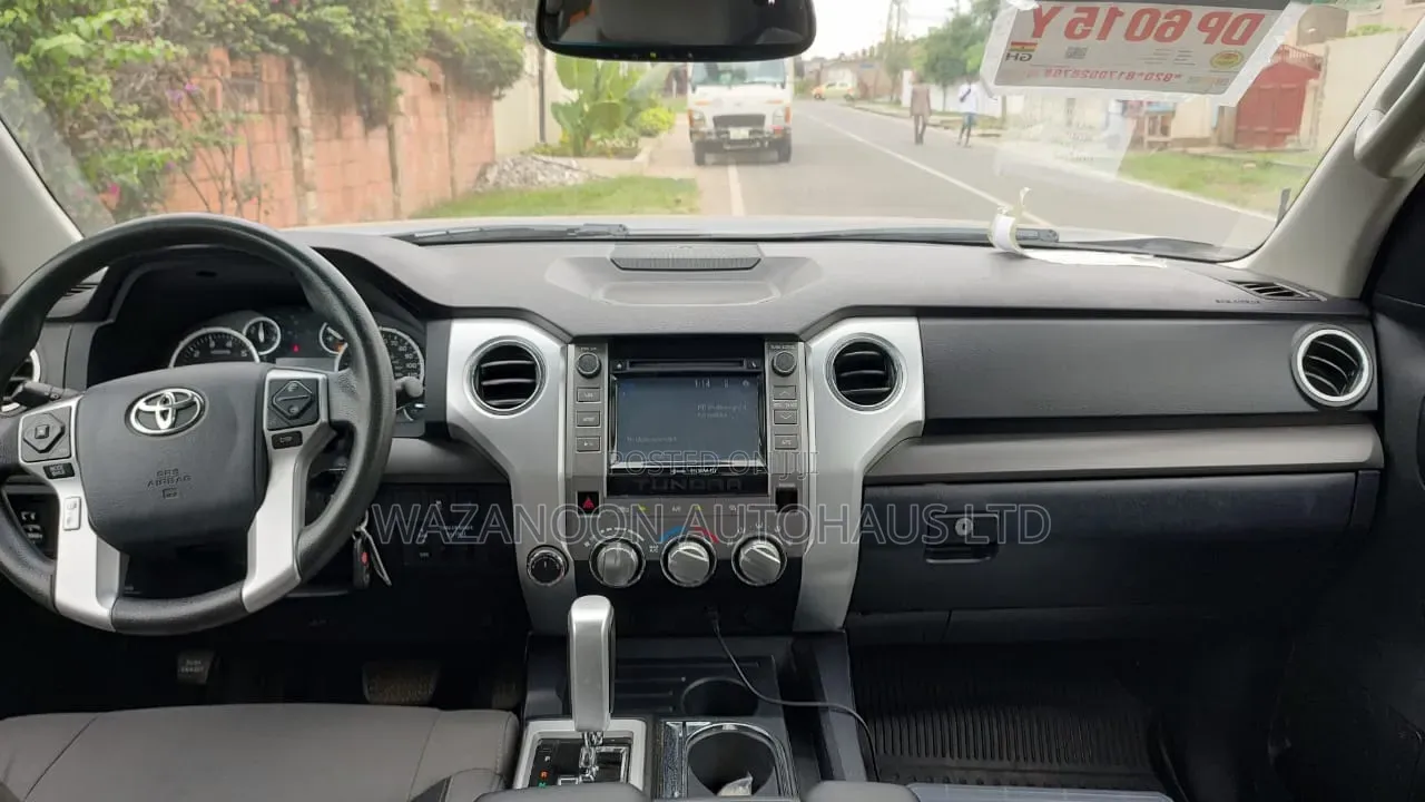 Toyota Tundra Limited 5.7L V8 4x2 Double Cab 6.6 ft. box 145.7 in. WB Gray