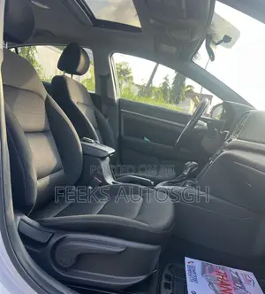 Hyundai Elantra Limited 2018 White