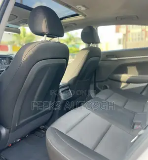 Hyundai Elantra Limited 2018 White