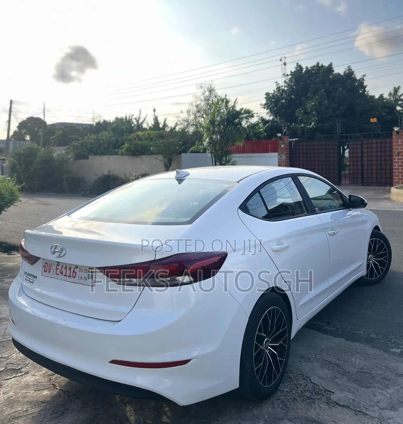 Hyundai Elantra Limited 2018 White