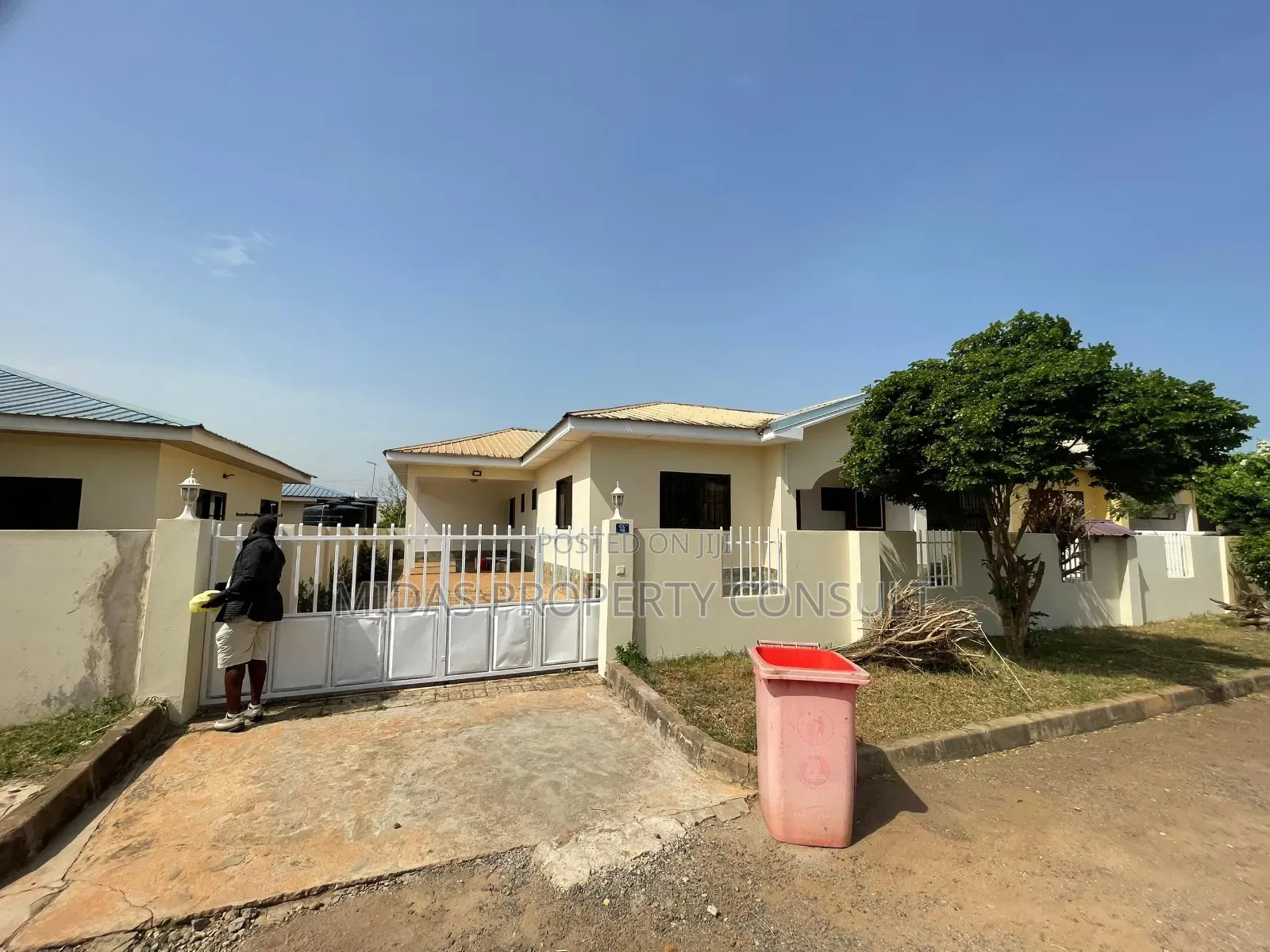 Furnished 3bdrm House in Devtraco Estate, Community 25 for rent