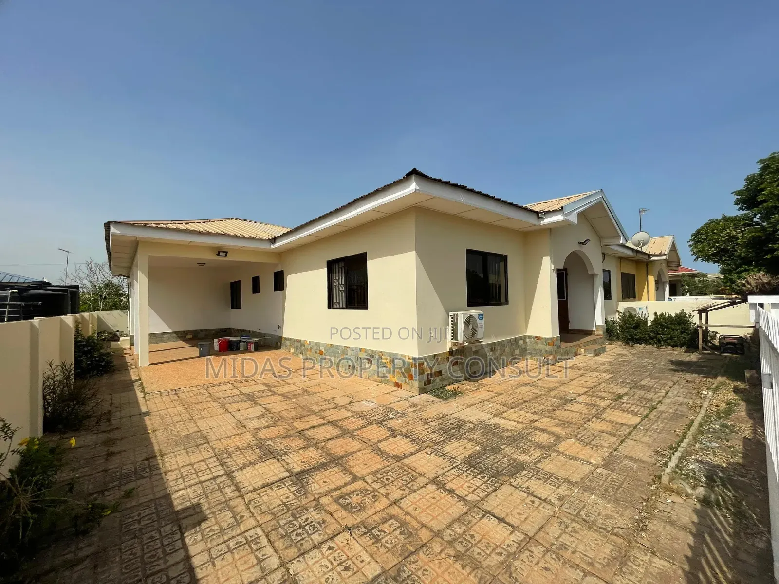 Furnished 3bdrm House in Devtraco Estate, Community 25 for rent