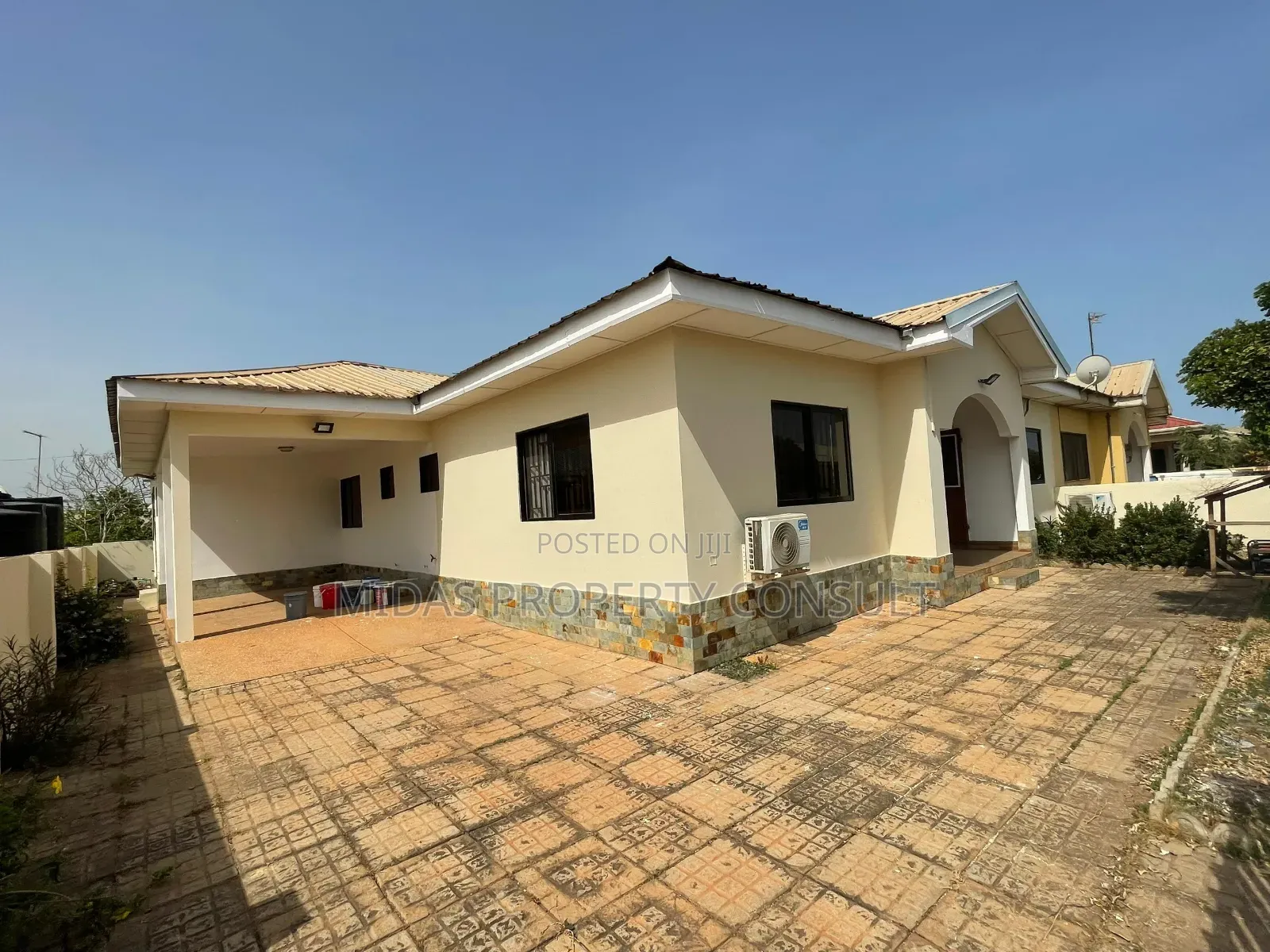Furnished 3bdrm House in Devtraco Estate, Community 25 for rent