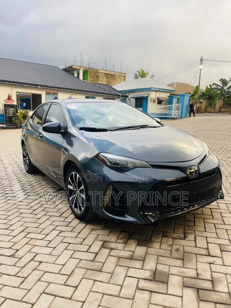Toyota Corolla LE Eco (1.8L 4cyl 2A) 2018 Gray