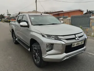 Mitsubishi L200 2020 Silver