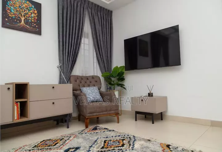 2-Bedroom Apartment, Central Teshie. 7 Mins From Labadi
