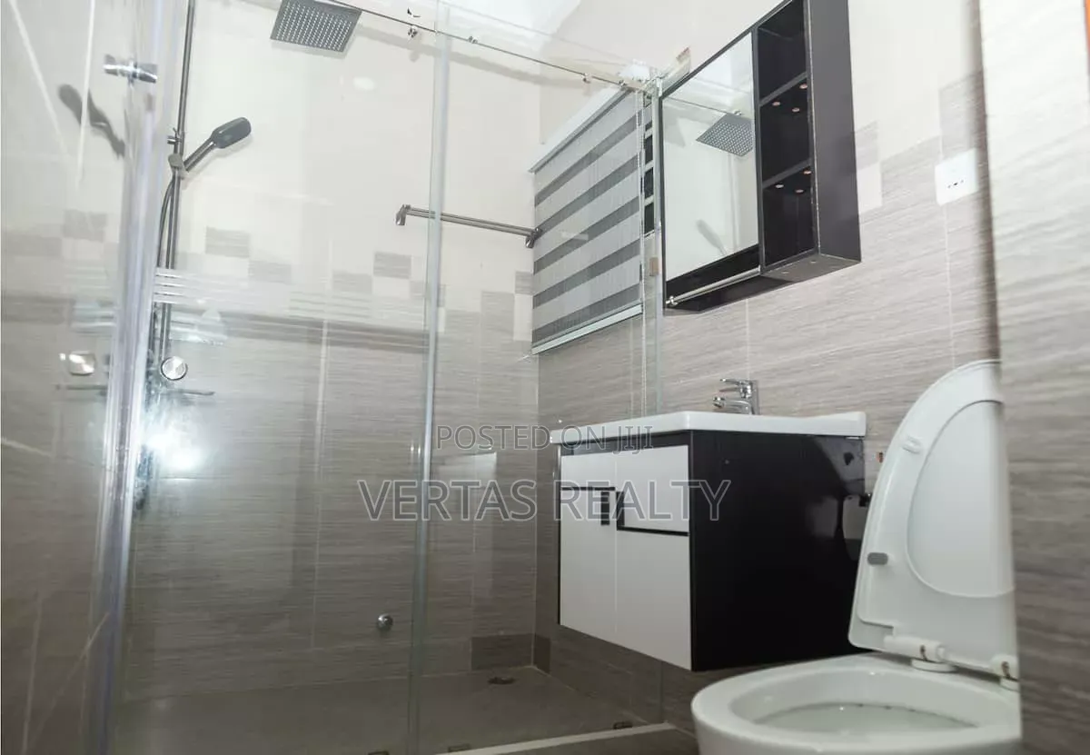 2-Bedroom Apartment, Central Teshie. 7 Mins From Labadi