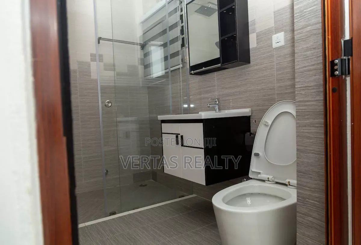 2-Bedroom Apartment, Central Teshie. 7 Mins From Labadi