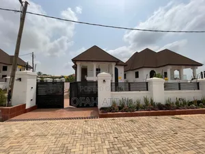 5bdrm Mansion in Santasi Brofoyedu, Kumasi Metropolitan for sale